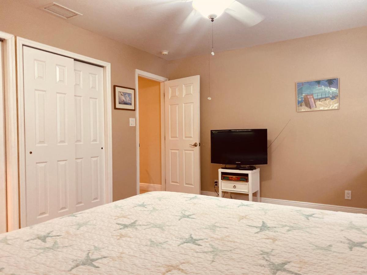 This Homestay Oasis Is The Cape'S Best Place To Stay Cape Coral Exterior foto