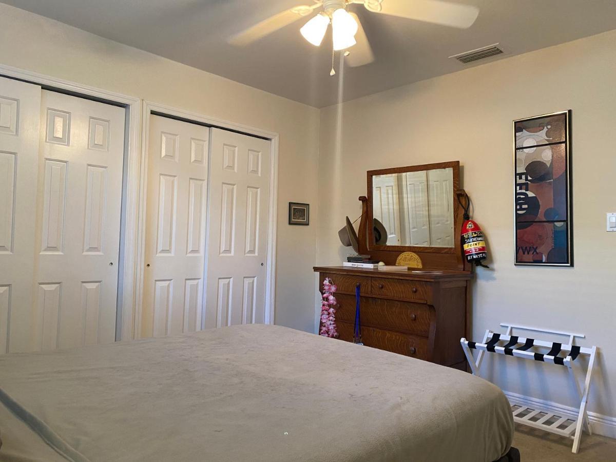 This Homestay Oasis Is The Cape'S Best Place To Stay Cape Coral Exterior foto