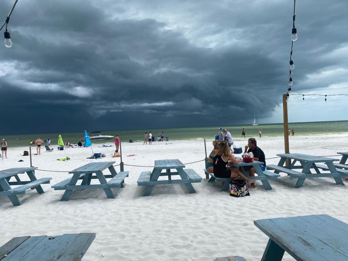 This Homestay Oasis Is The Cape'S Best Place To Stay Cape Coral Exterior foto
